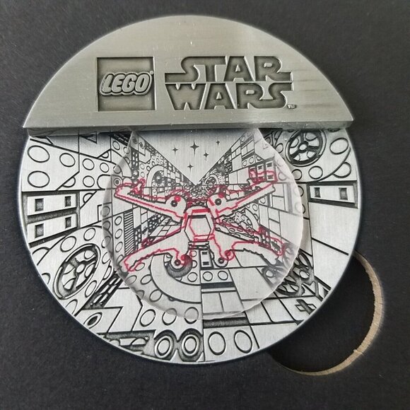 Collectible Coin LEGO STAR WARS Battle of Yavin round NIP xwing fight death star - Picture 1 of 12